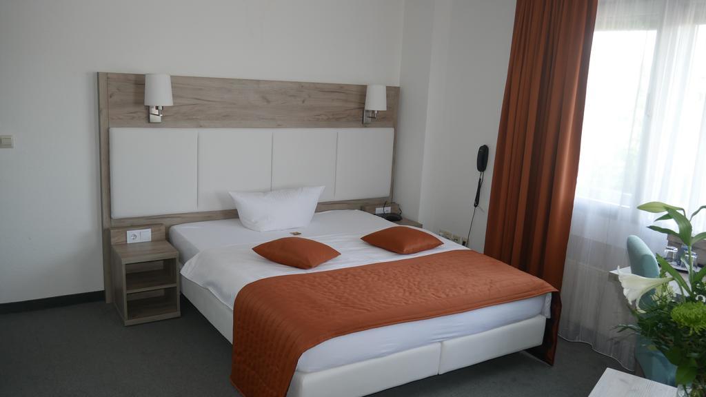 Komfort Hotel Ludwigsburg Ngoại thất bức ảnh